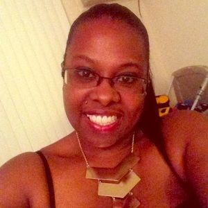 Meet your Posher, Rayna